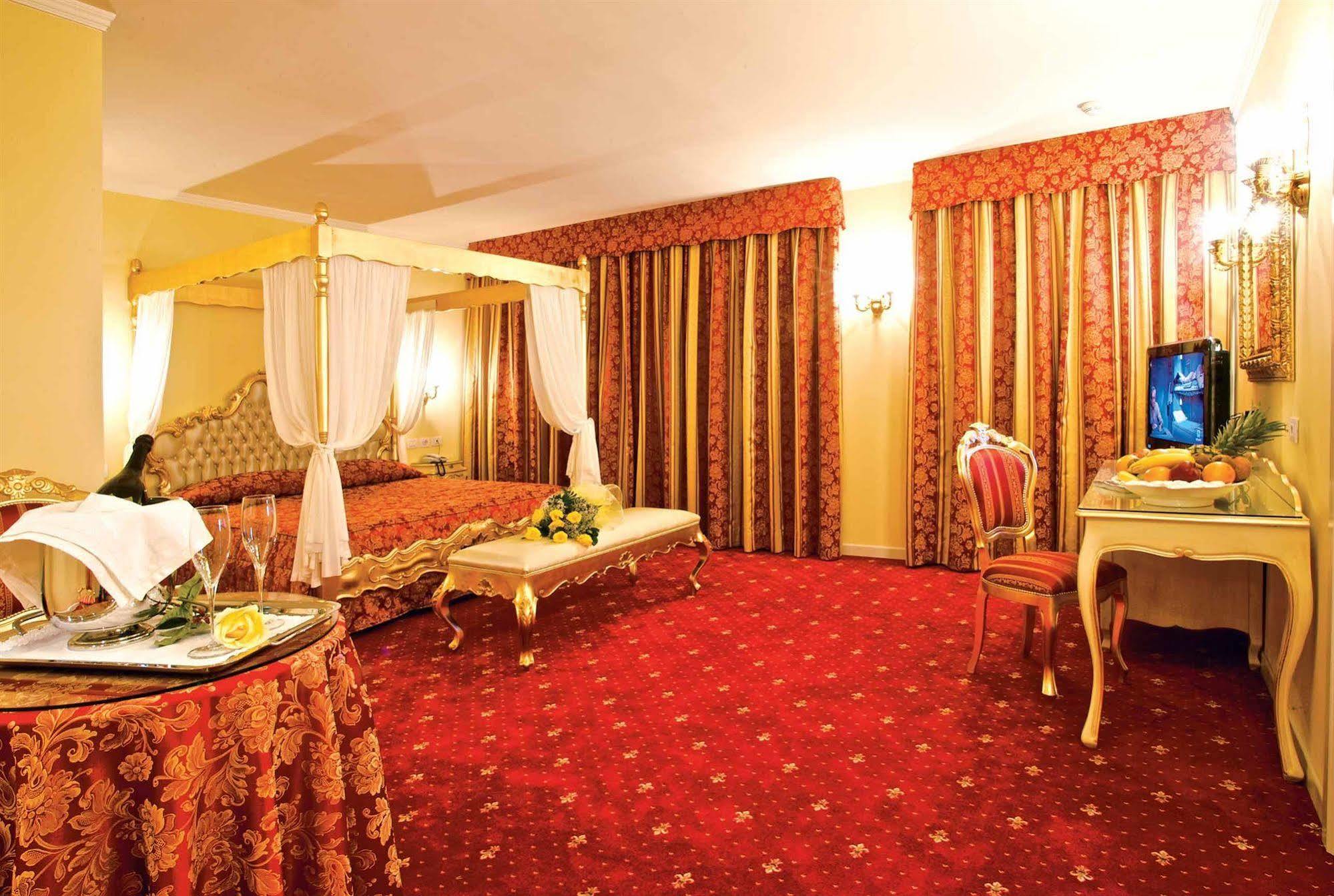 Hotel Motel Gold Calcinate Екстер'єр фото