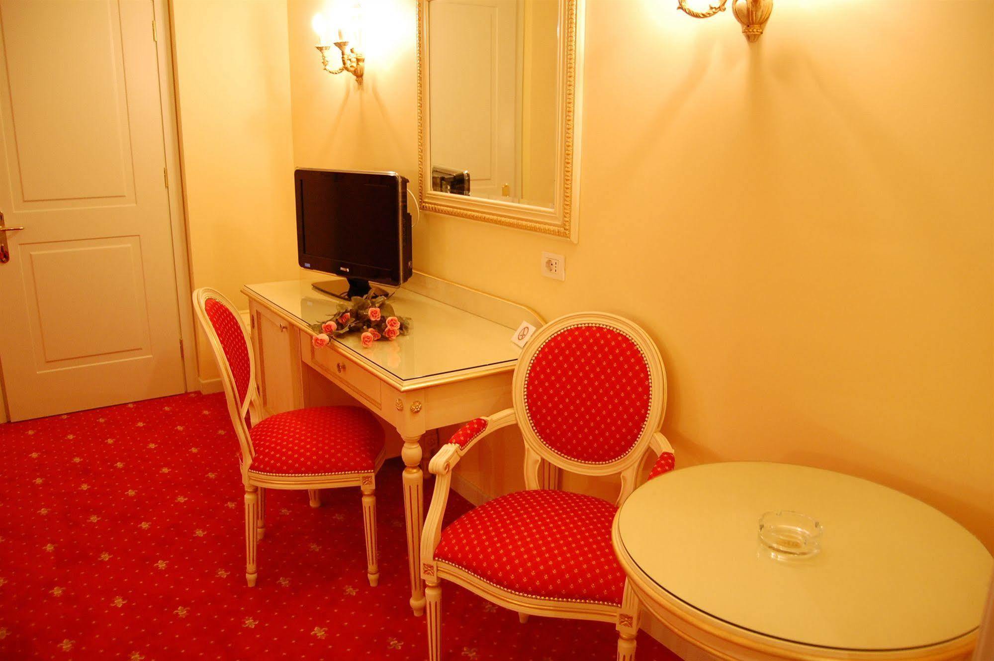 Hotel Motel Gold Calcinate Екстер'єр фото