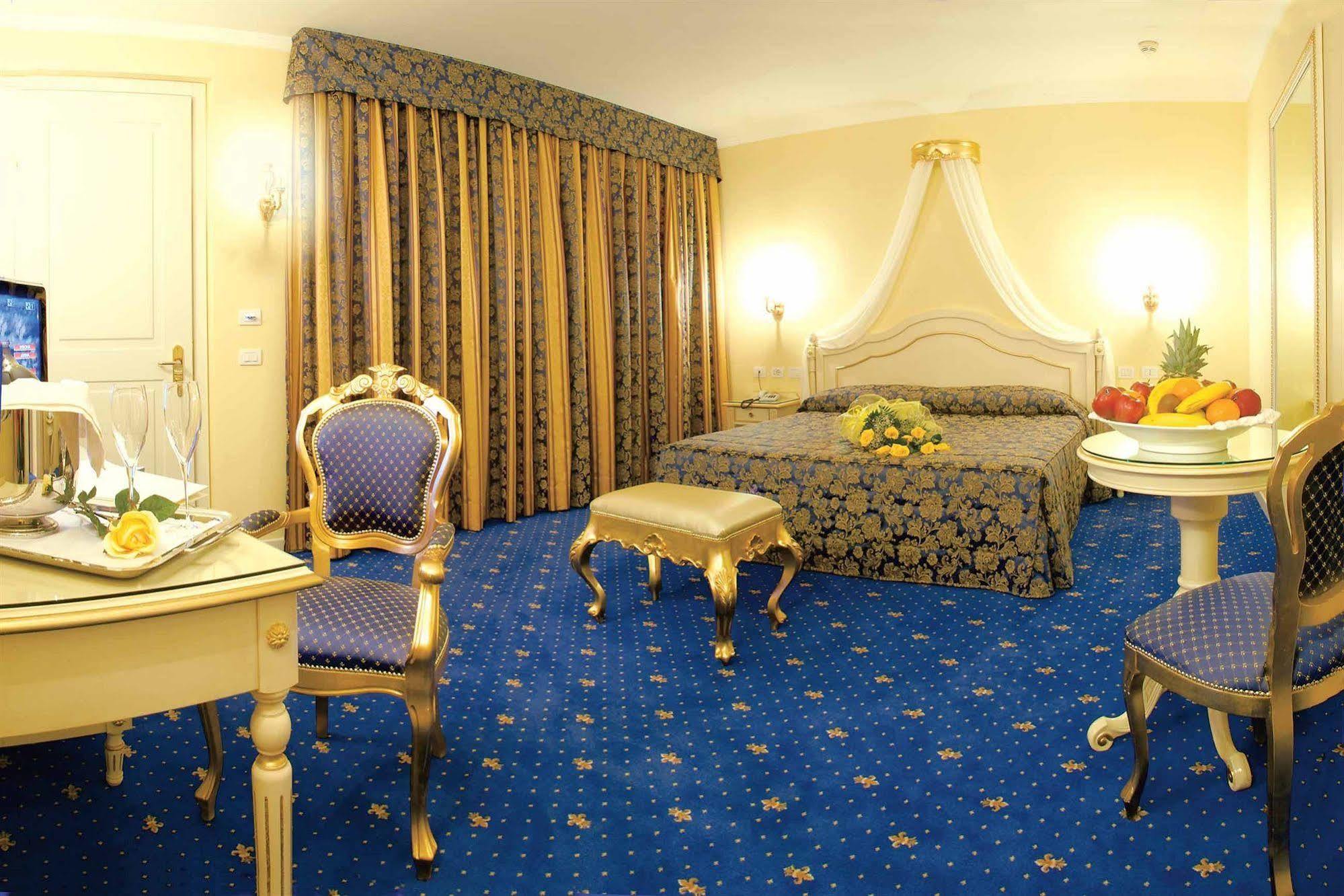 Hotel Motel Gold Calcinate Екстер'єр фото